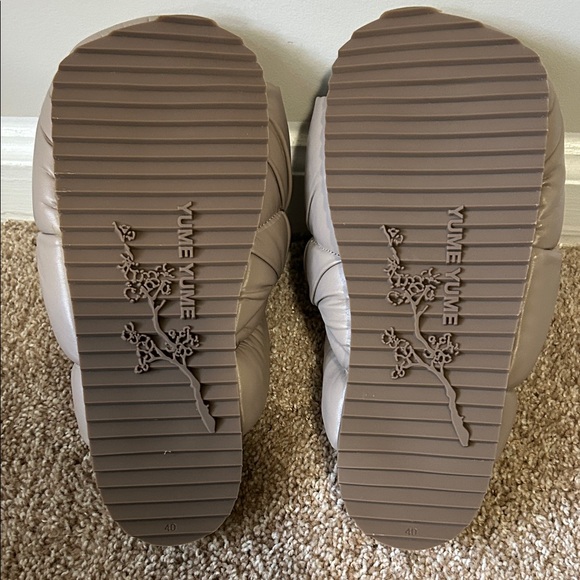 Yume Yume | Women's Taupe Quilted Slip-On Shoes | size 40 - Picture 10 of 16